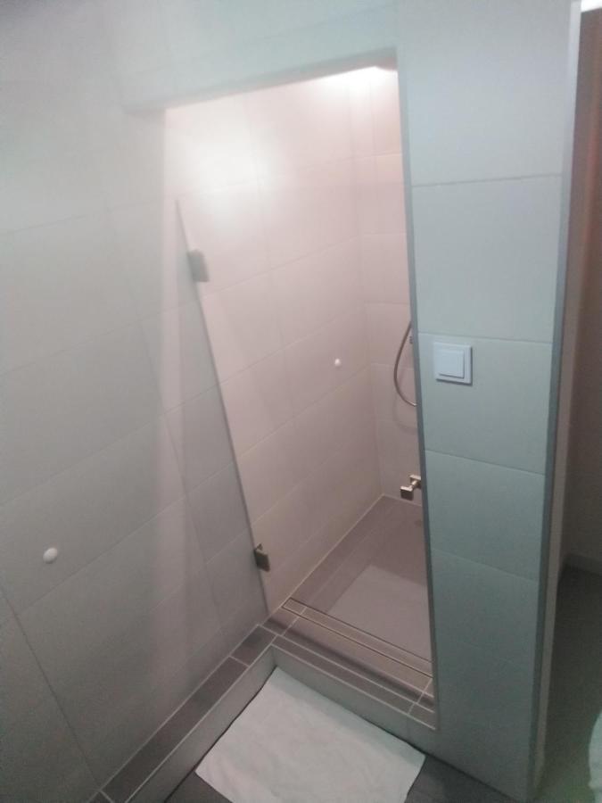 Apartament Zielona Wierzba Blisko Sky Tower Breslávia Exterior foto
